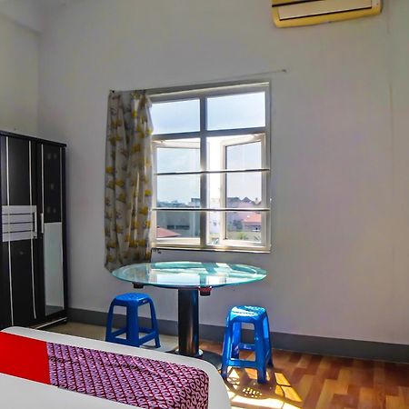 Oyo 92235 Guesthouse Rantang Medan Exterior foto