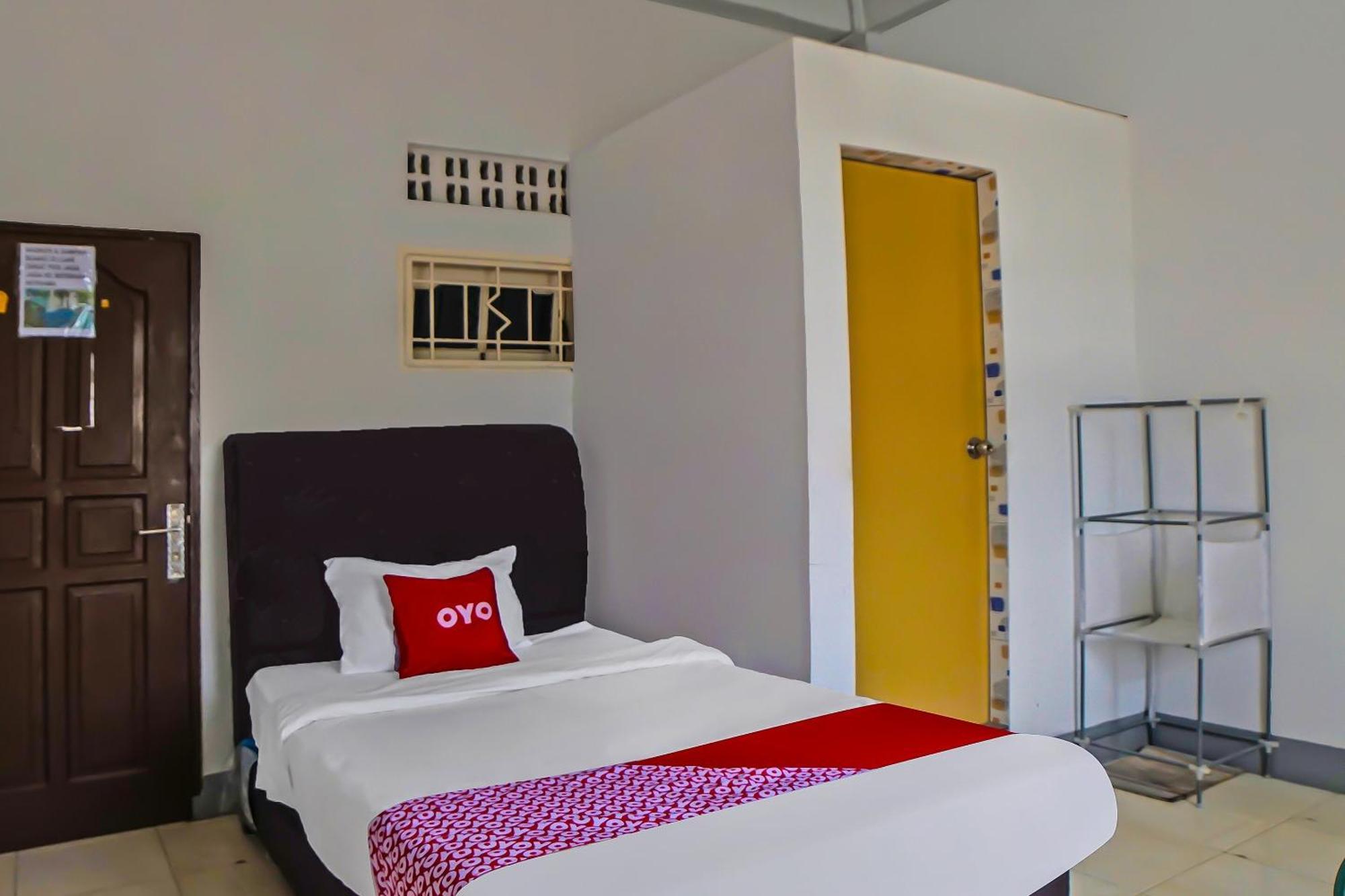 Oyo 92235 Guesthouse Rantang Medan Exterior foto