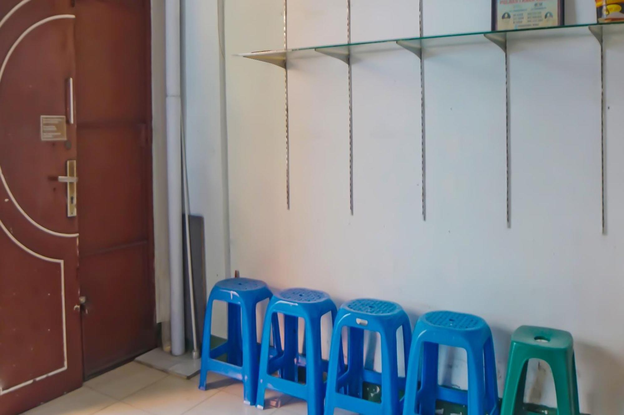 Oyo 92235 Guesthouse Rantang Medan Exterior foto