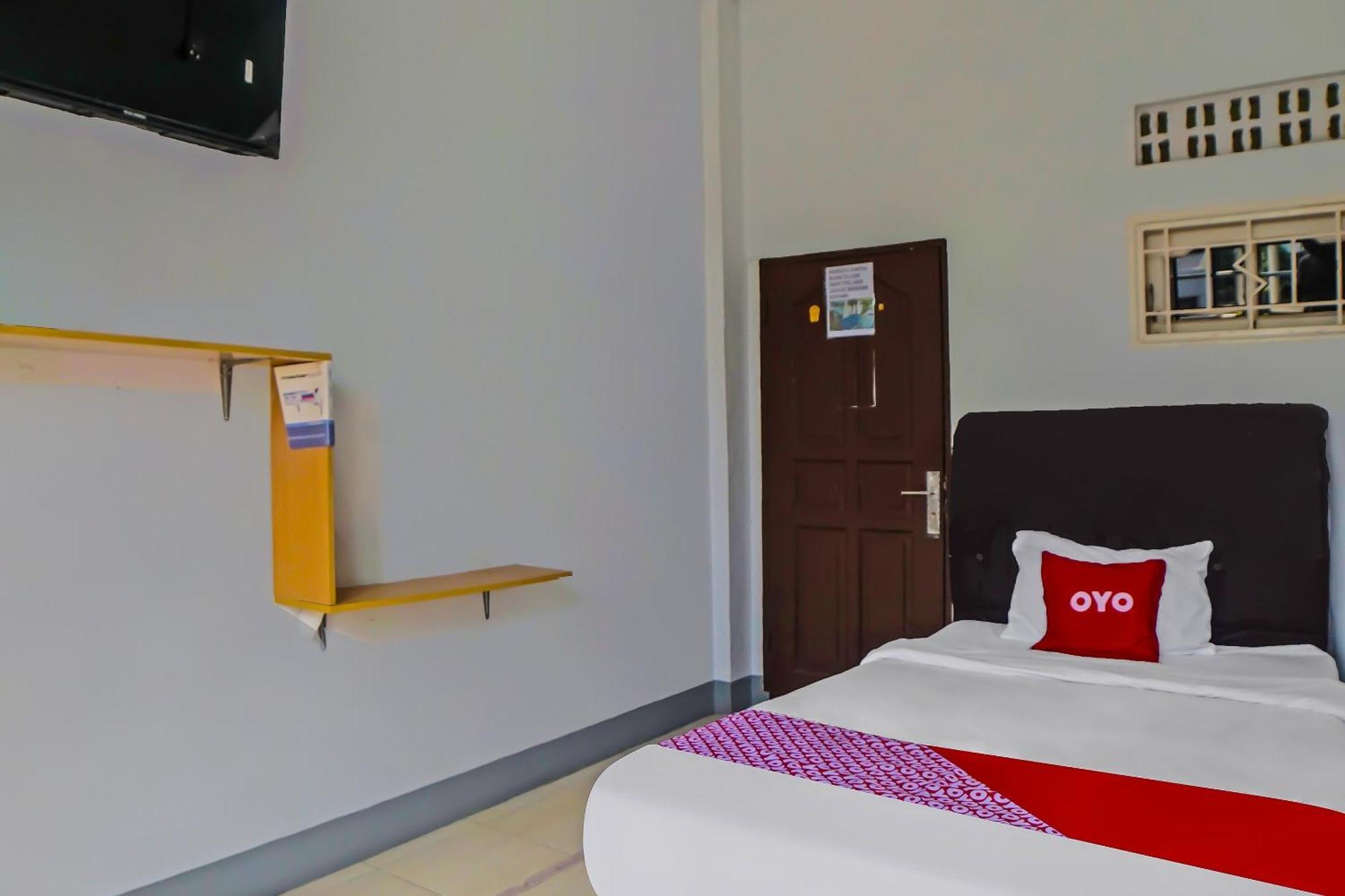 Oyo 92235 Guesthouse Rantang Medan Exterior foto