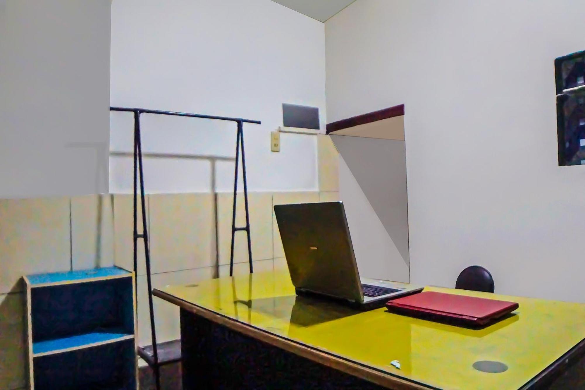Oyo 92235 Guesthouse Rantang Medan Exterior foto
