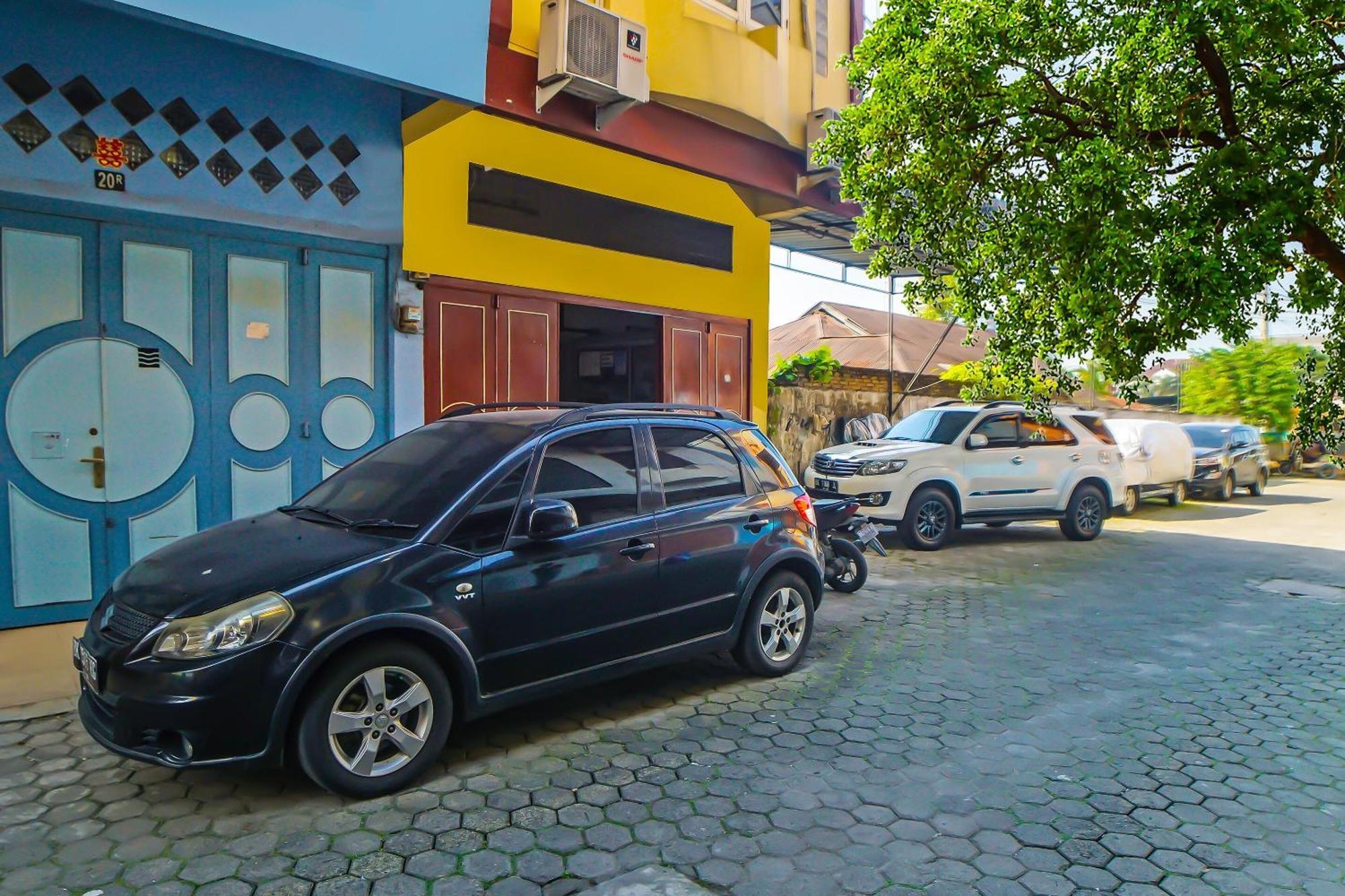 Oyo 92235 Guesthouse Rantang Medan Exterior foto